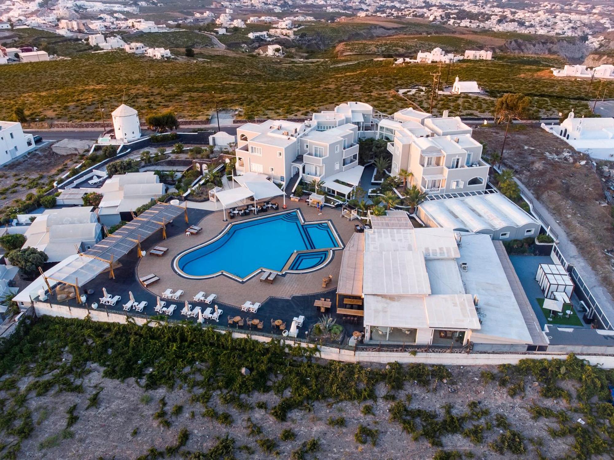 Orizontes Santorini Pýrgos