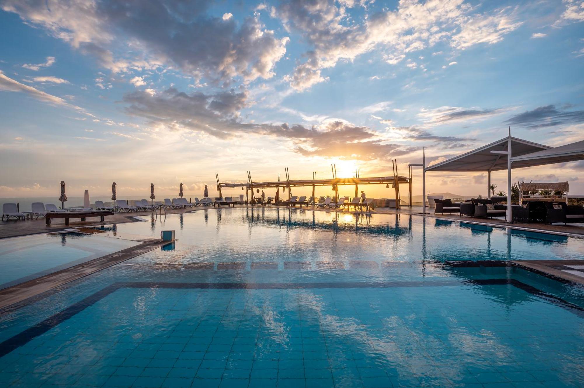 Hotel Orizontes Santorini Pýrgos